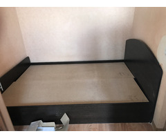 Кровать двуспальная в продаже